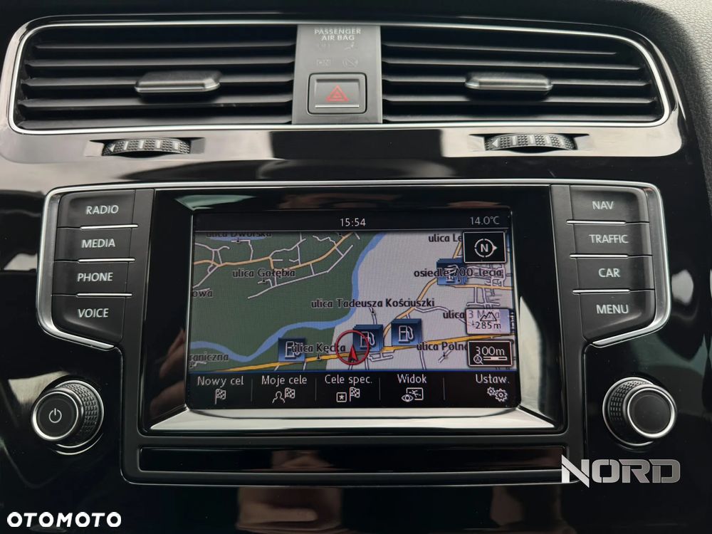 Volkswagen Golf 1.4 TSI BlueMotion Technology DSG Highline - 26