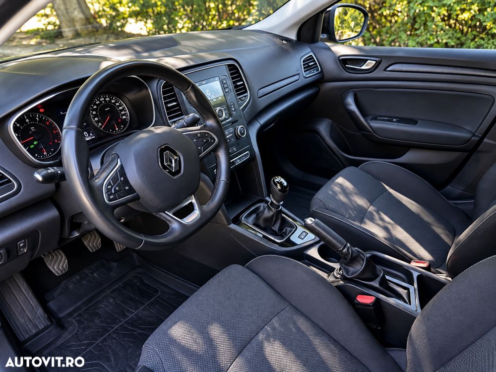 Renault Megane TCe 140 GPF Life - 7