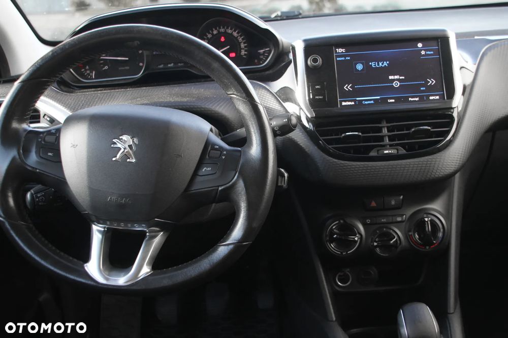 Peugeot 208 1.6 BlueHDi Allure S&S - 10