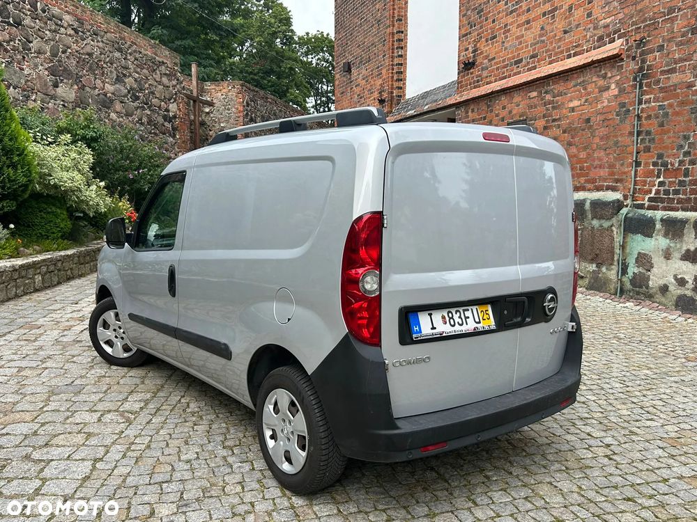 Opel COMBO-D-VAN - 4