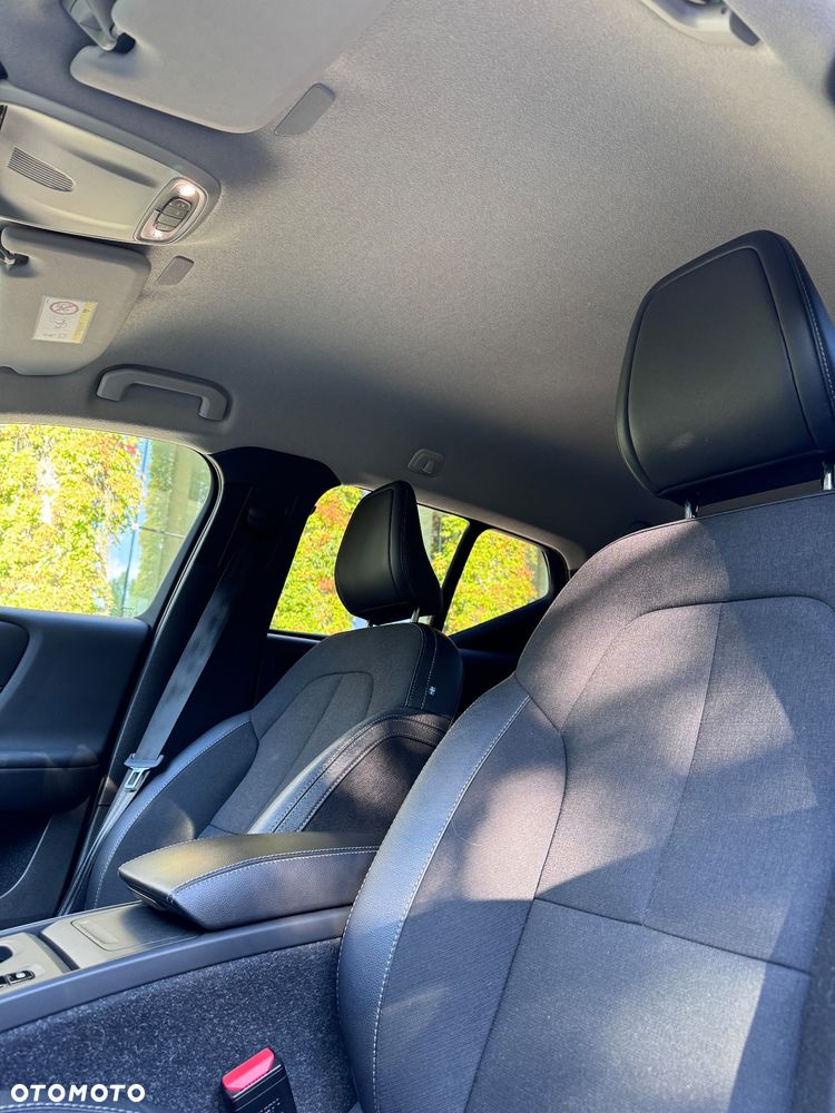 Volvo XC 40 D4 AWD Momentum Pro - 3