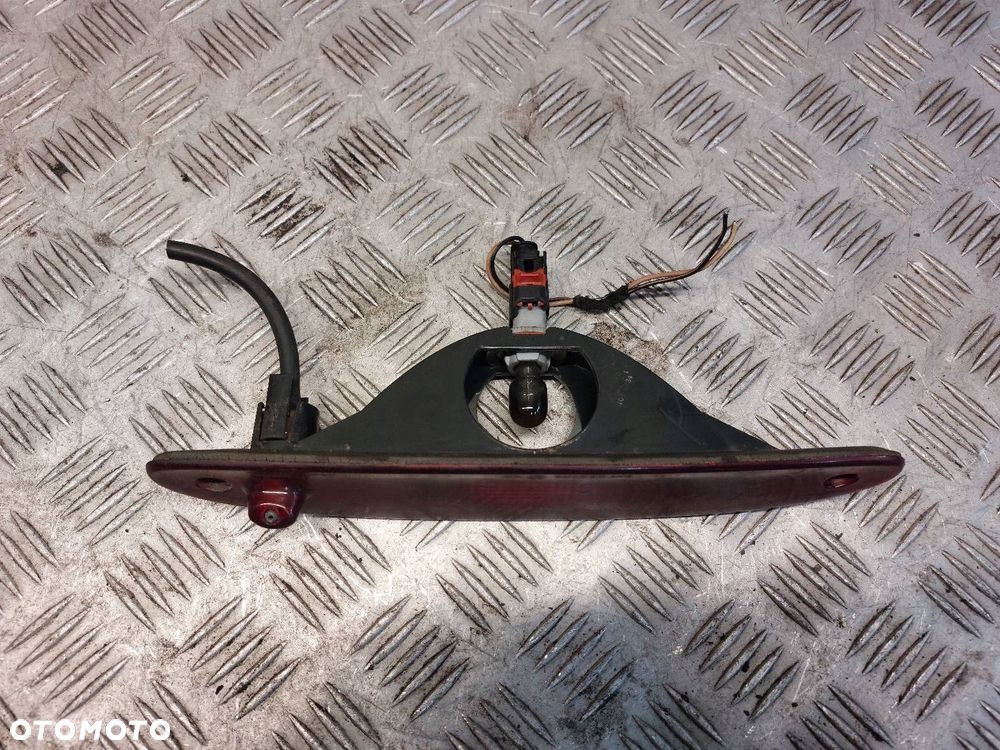 TRZECIE ŚWIATŁO STOP CHRYSLER VOYAGER IV - 2