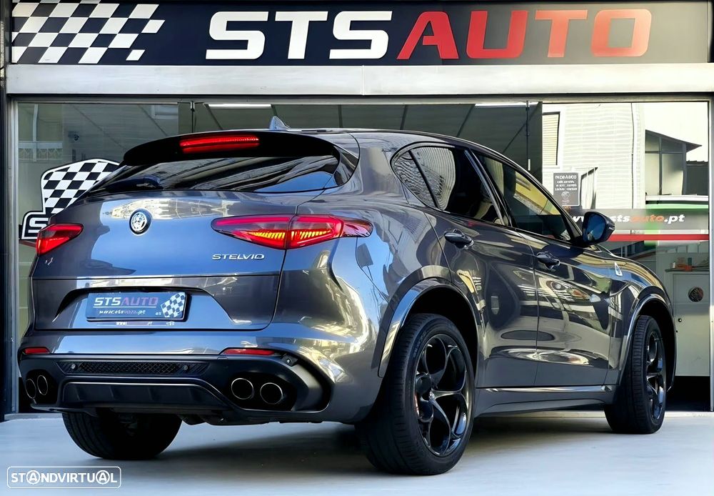 Alfa Romeo Stelvio V6 2.9 Bi-Turbo AT8-Q4 Quadrifoglio - 14