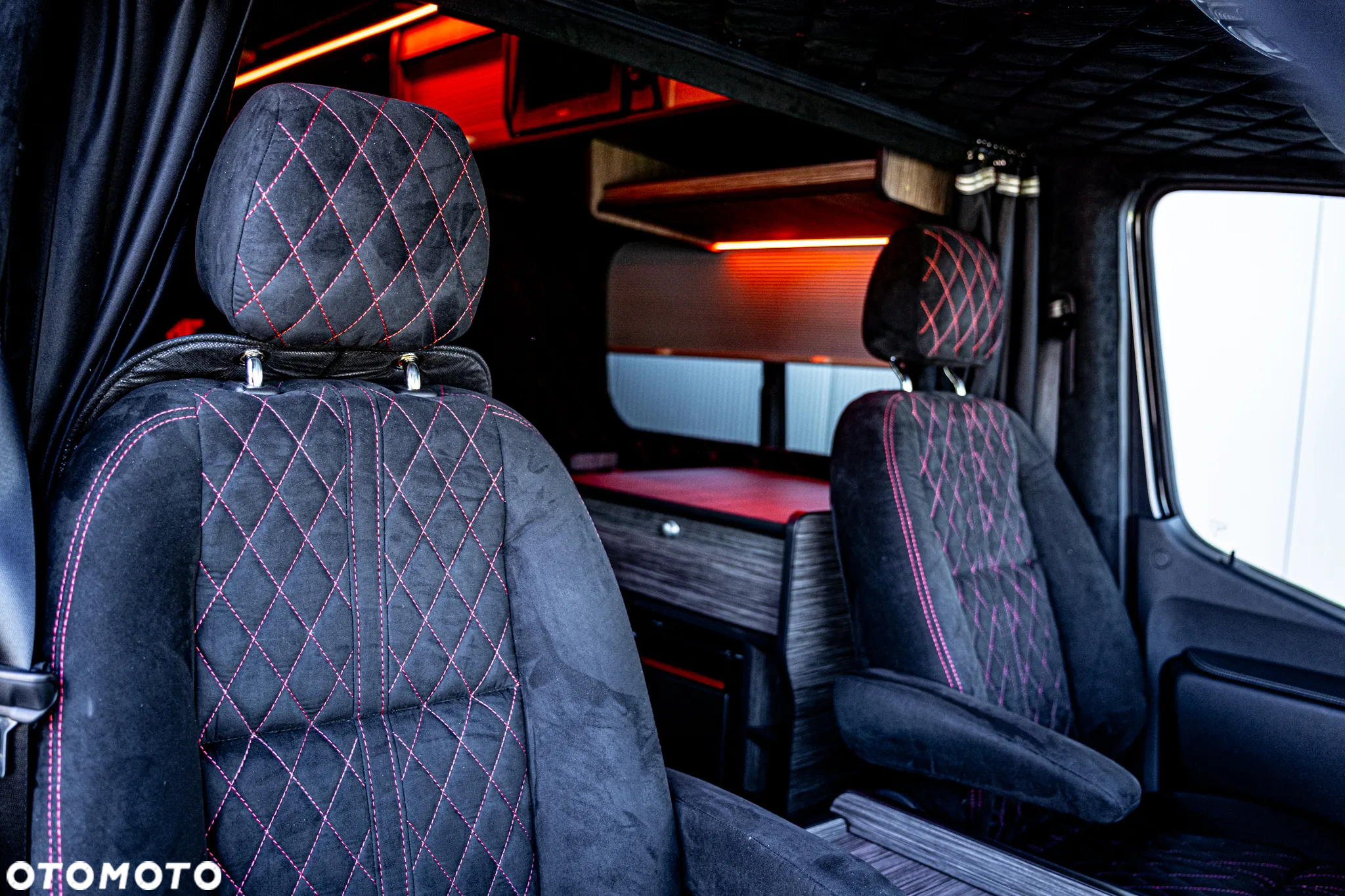 Mercedes-Benz Sprinter - 11