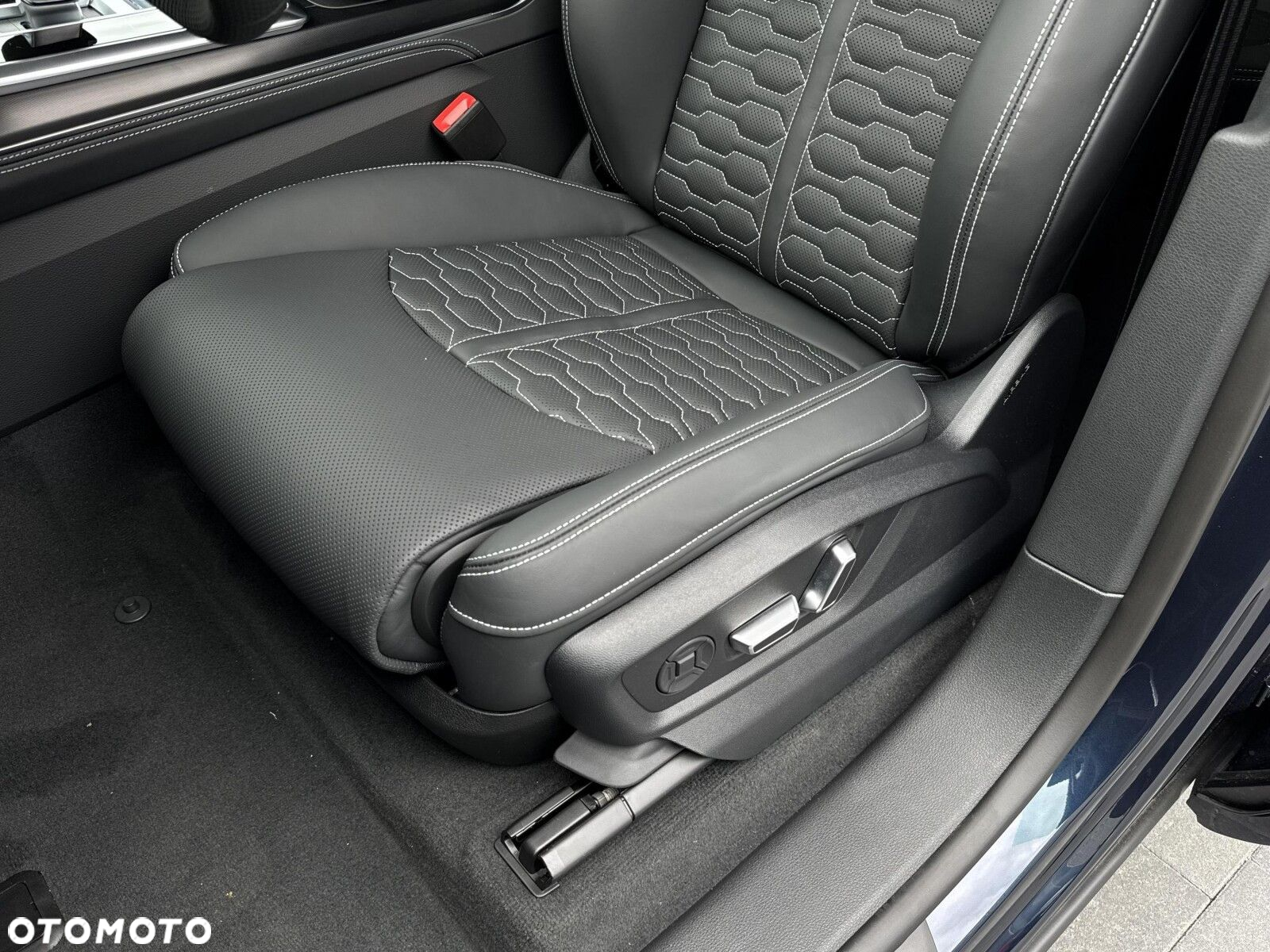 Audi RS Q8 - 12