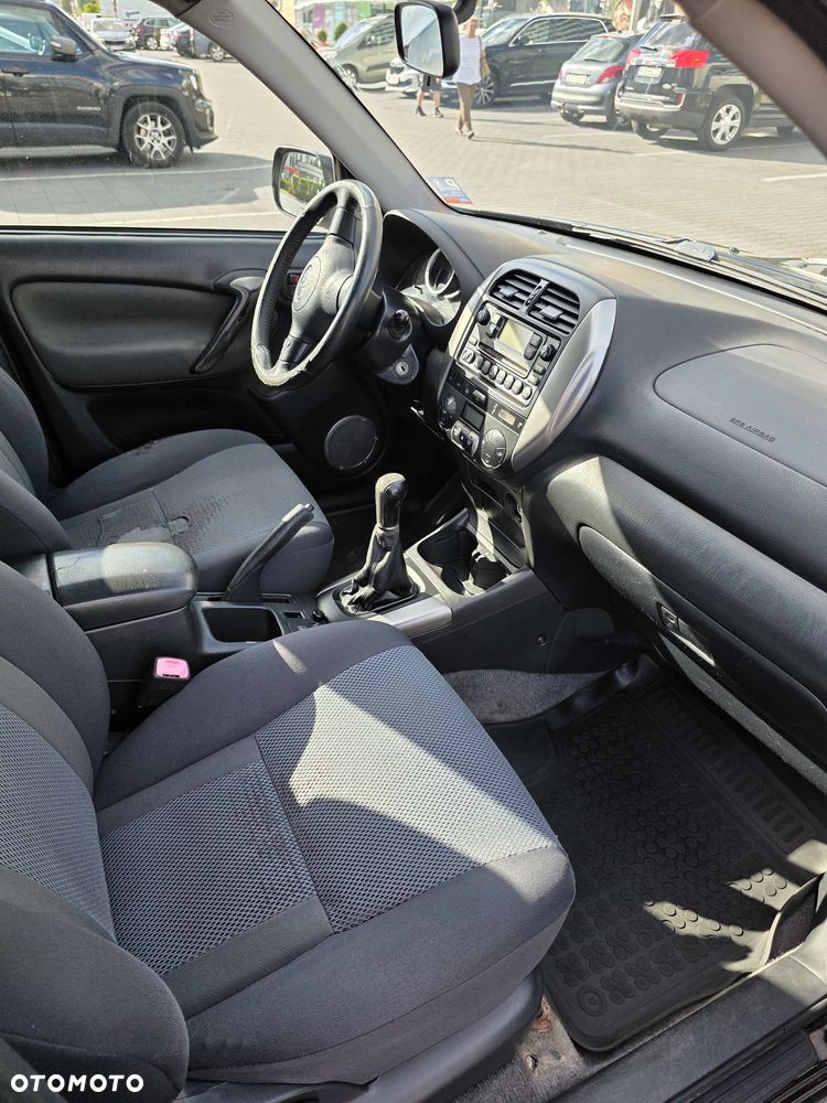 Toyota RAV4 2.0 D-4D 4x4 - 10