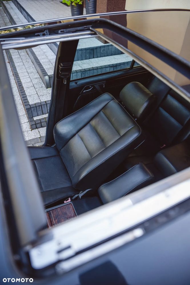 Mercedes-Benz Klasa E - 33