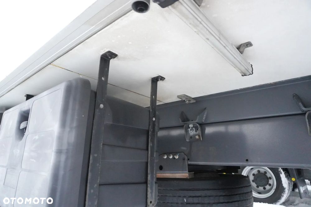 Renault D210 12T / Chłodnia Bitemperatura / Kilka sztuk - 30