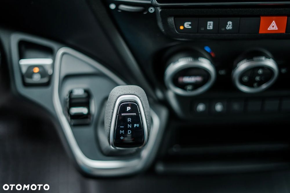 Iveco Daily 35S18HA8 V H2 Furgon Automat 3.0 od ręki - 30