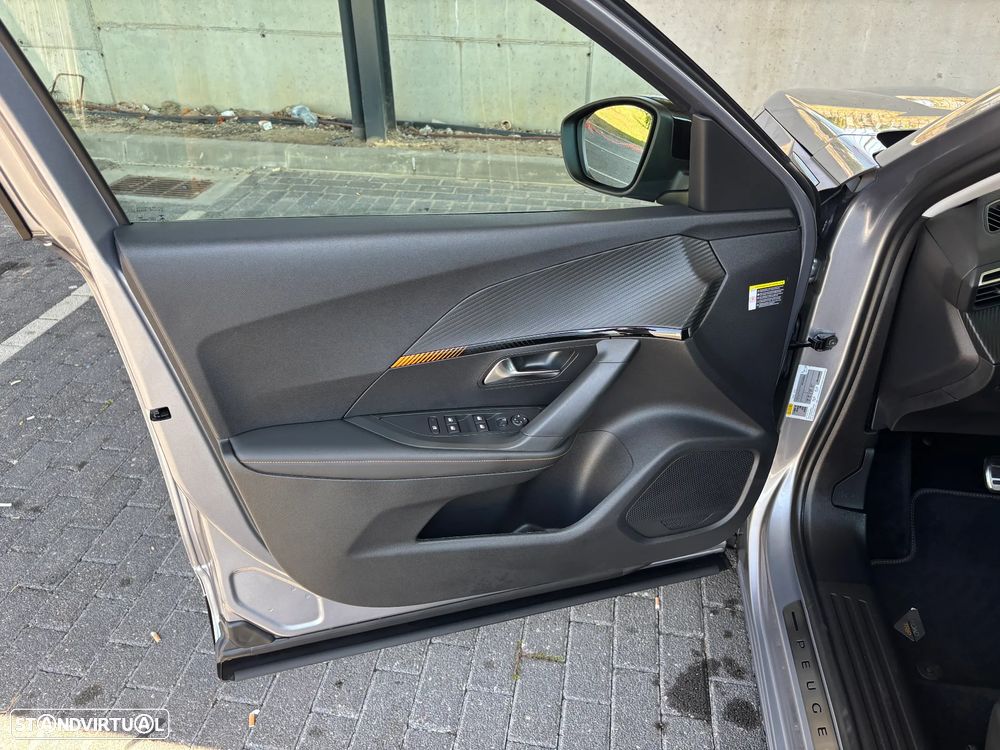 Peugeot e-2008 Allure Pack - 10