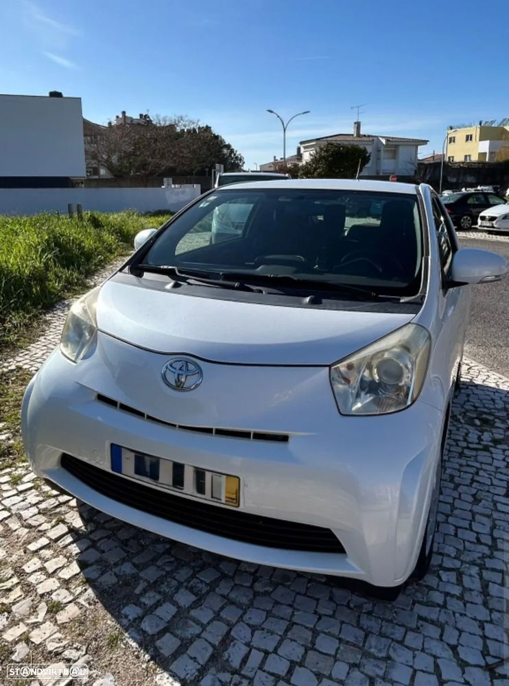 Toyota iQ - 2