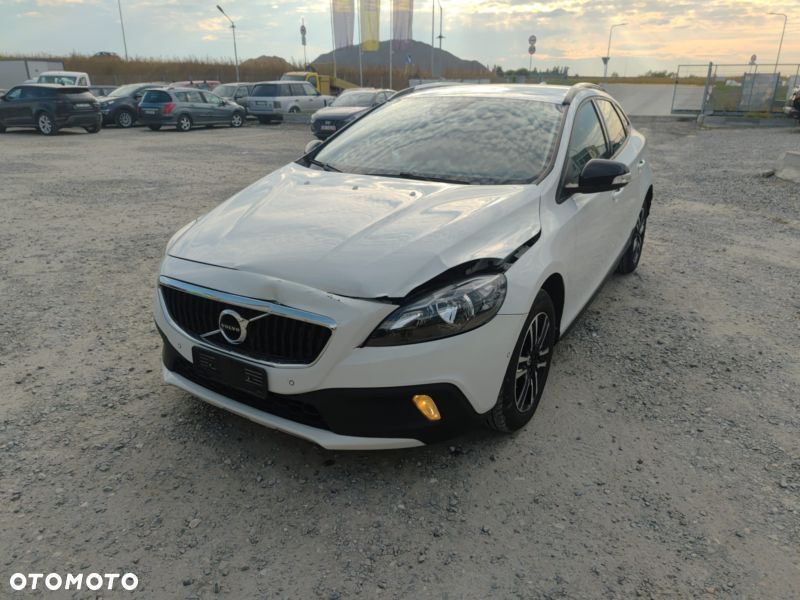 Volvo V40 Cross Country - 29