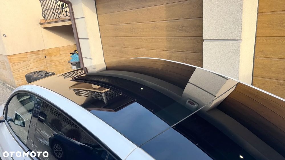 Tesla Y Performance AWD - 16