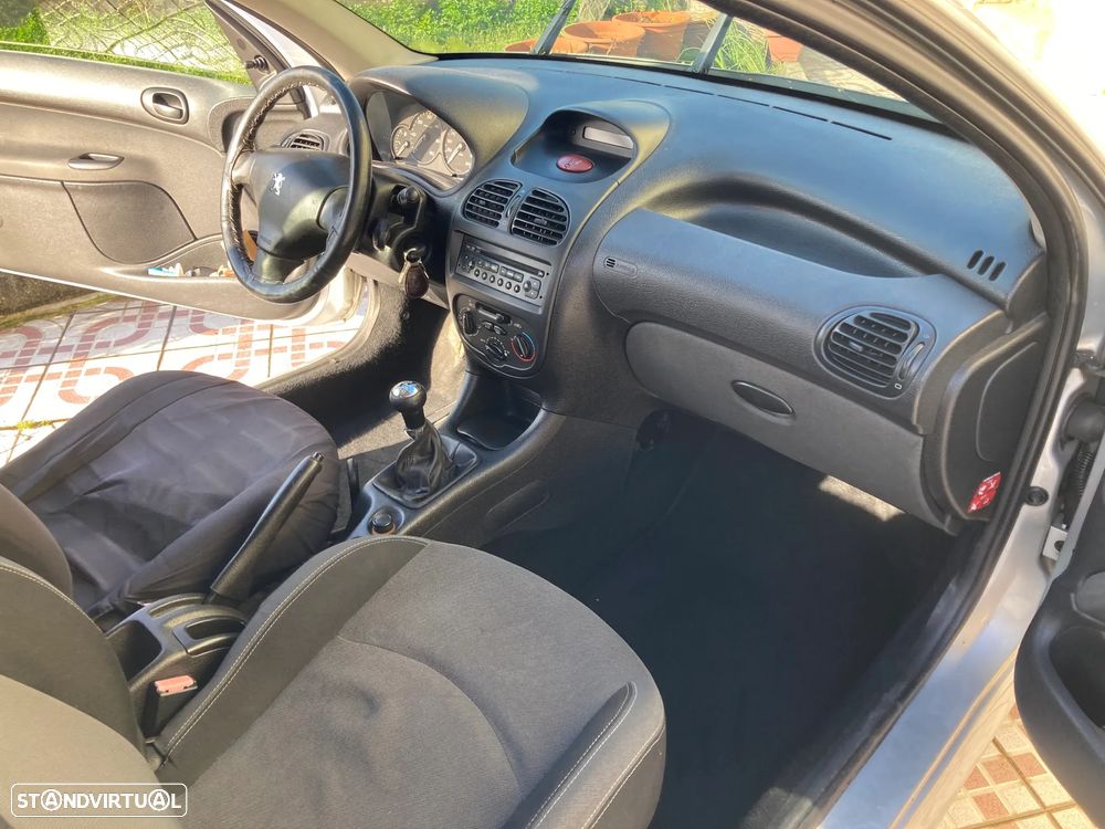 Peugeot 206 - 21
