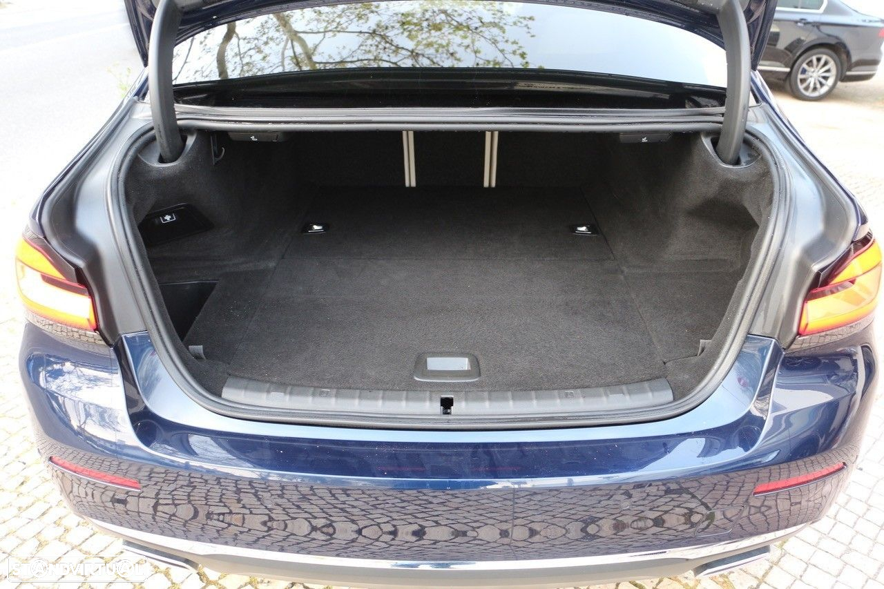 BMW 530 e Line Luxury - 33
