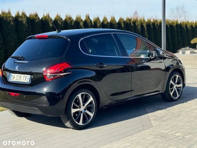 Peugeot 208 - 5