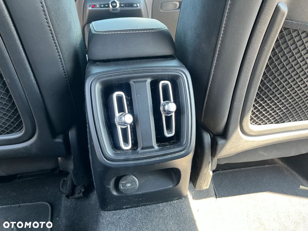 Volvo XC 40 T2 Core - 22