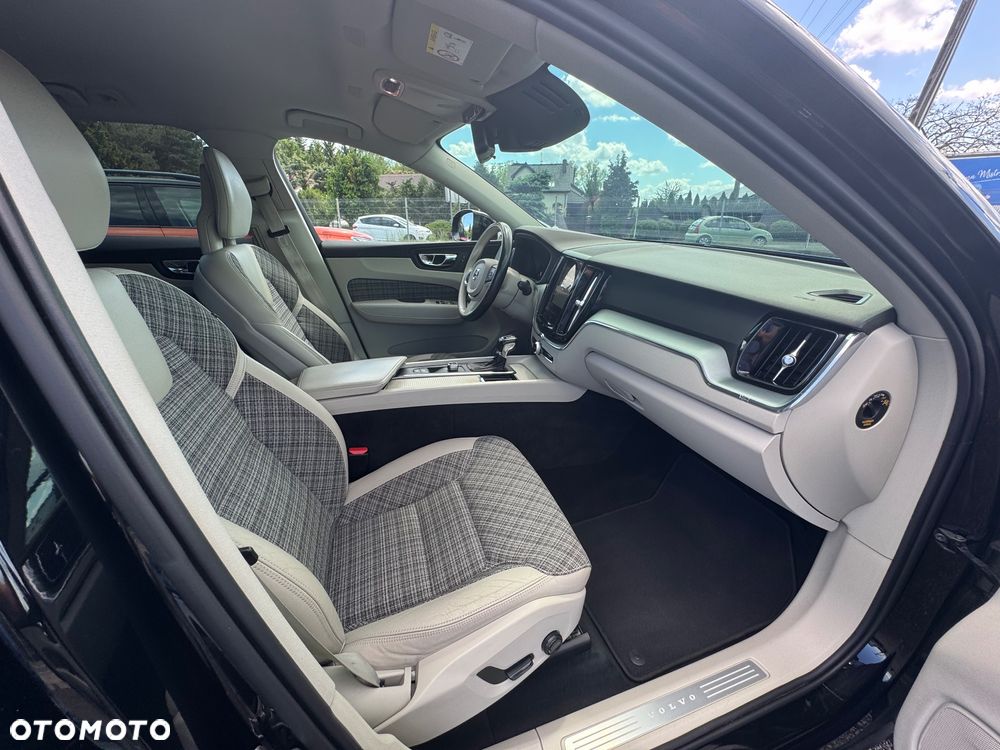 Volvo XC 60 D4 AWD Geartronic Momentum - 17