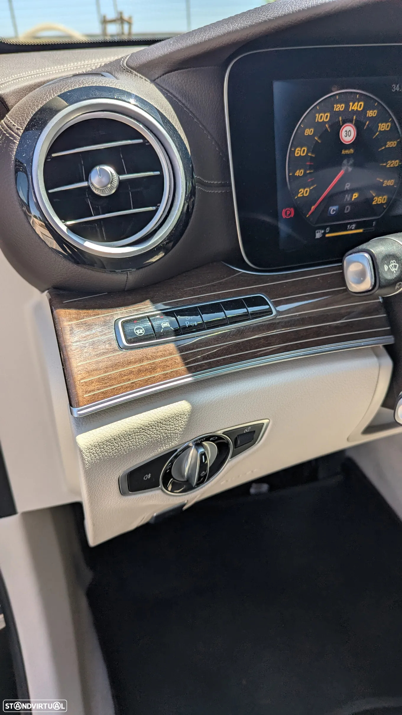 Mercedes-Benz E 220 d Exclusive - 12