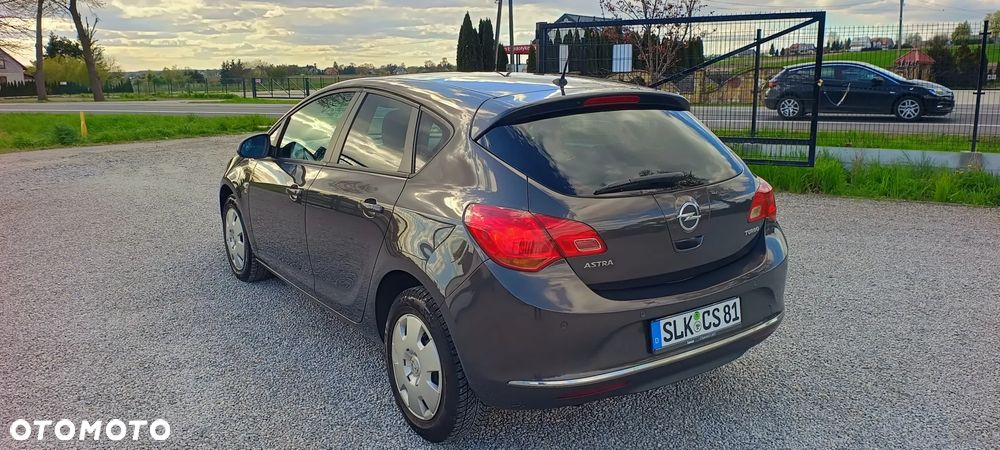 Opel Astra 1.4 Turbo 150 Jahre - 12