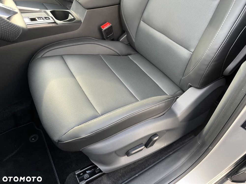 MG ZS Hybrid+ - 13