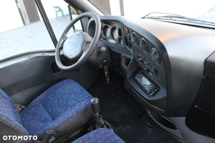 Iveco DAILY_BEZAWARYJNE_ZDROWE_BRYGADÓWKA_7-OSOBOWE DOKA DUBEL KABINA+ SKRZYNIA ŁADUNKOWA HAK_ZAREJESTROWANE_ - 14