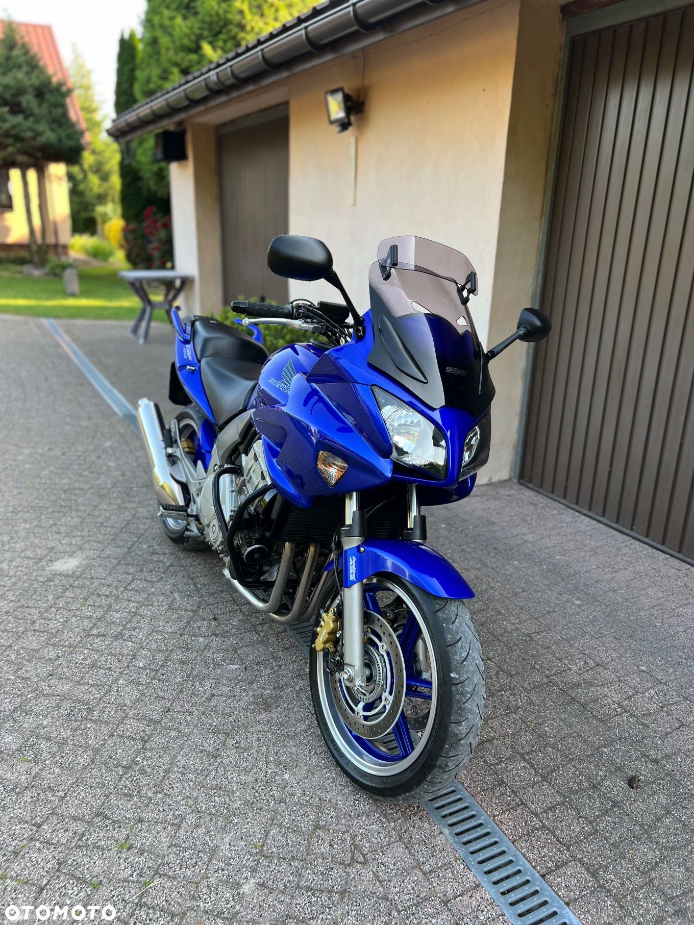Honda CBF - 1