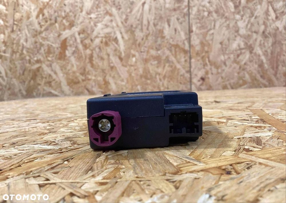 Rozdzielacz USB ze zintegrow. przekładni 5G0035953C VW Touran ŠKODA Superb - 3