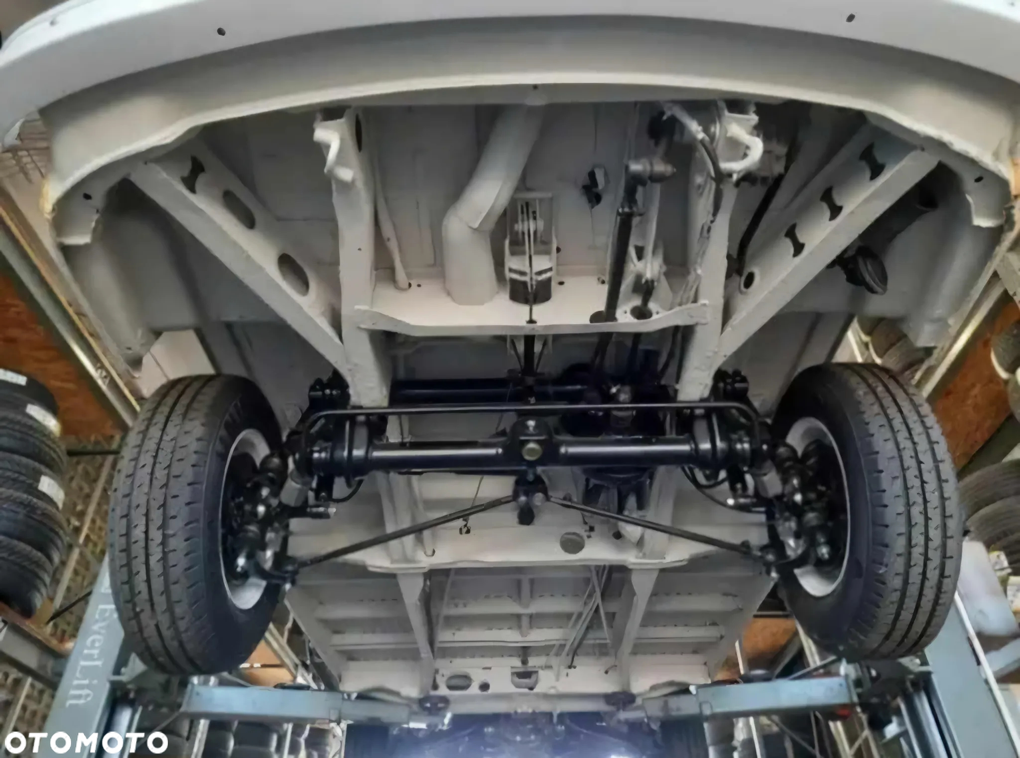 Volkswagen Transporter - 30