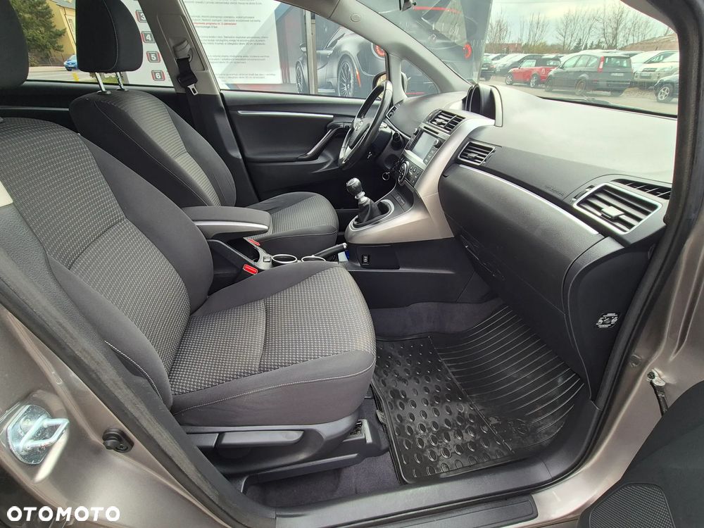 Toyota Verso 1.6 D-4D Prestige - 31