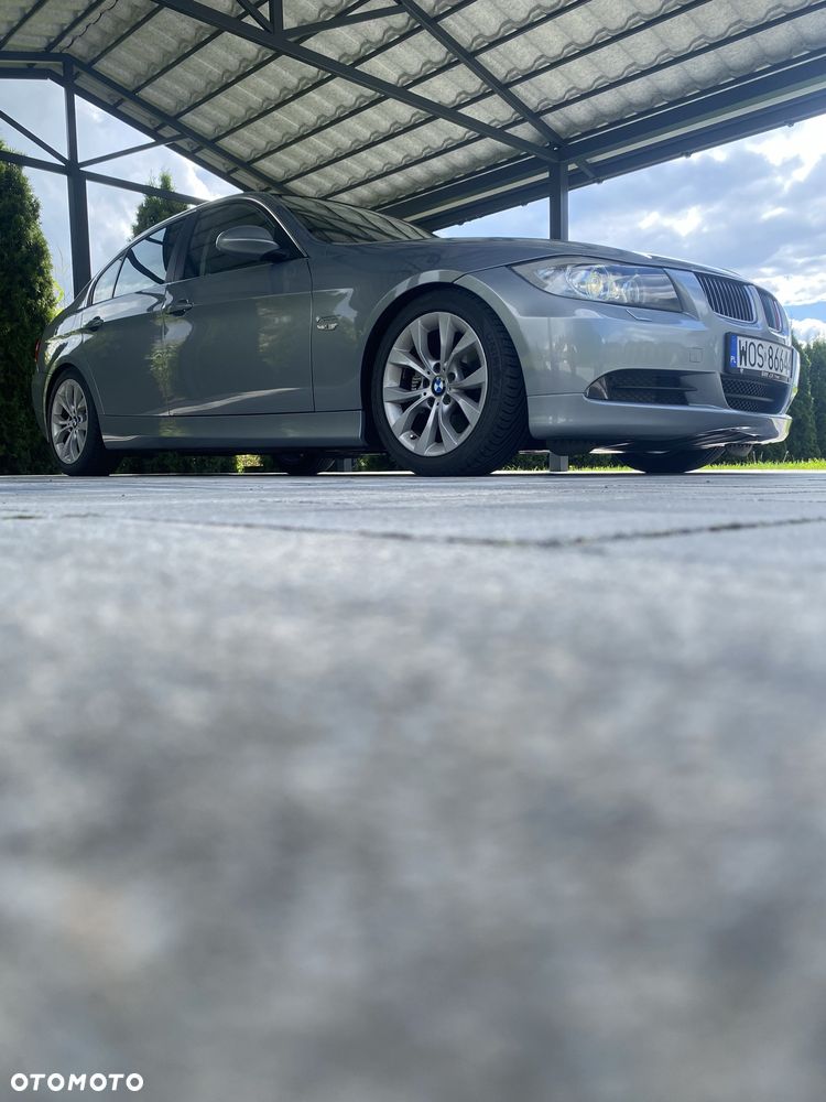 BMW 3 Series 2005 photo 2