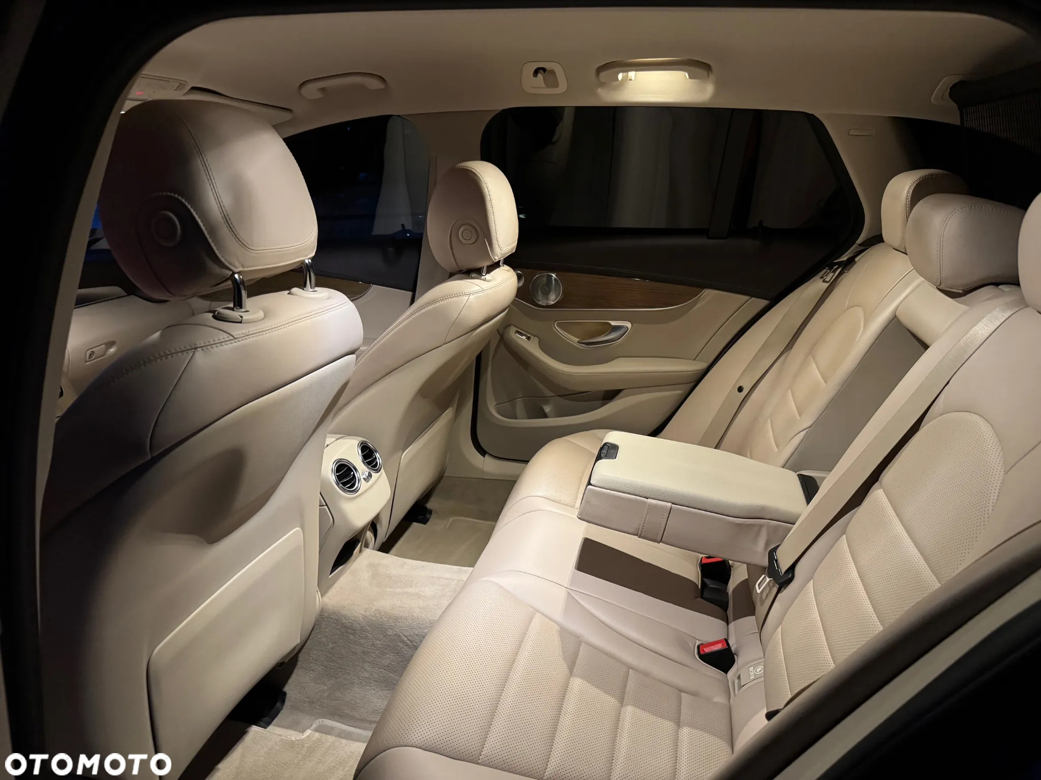 Mercedes-Benz Klasa C 250 7G-TRONIC - 23