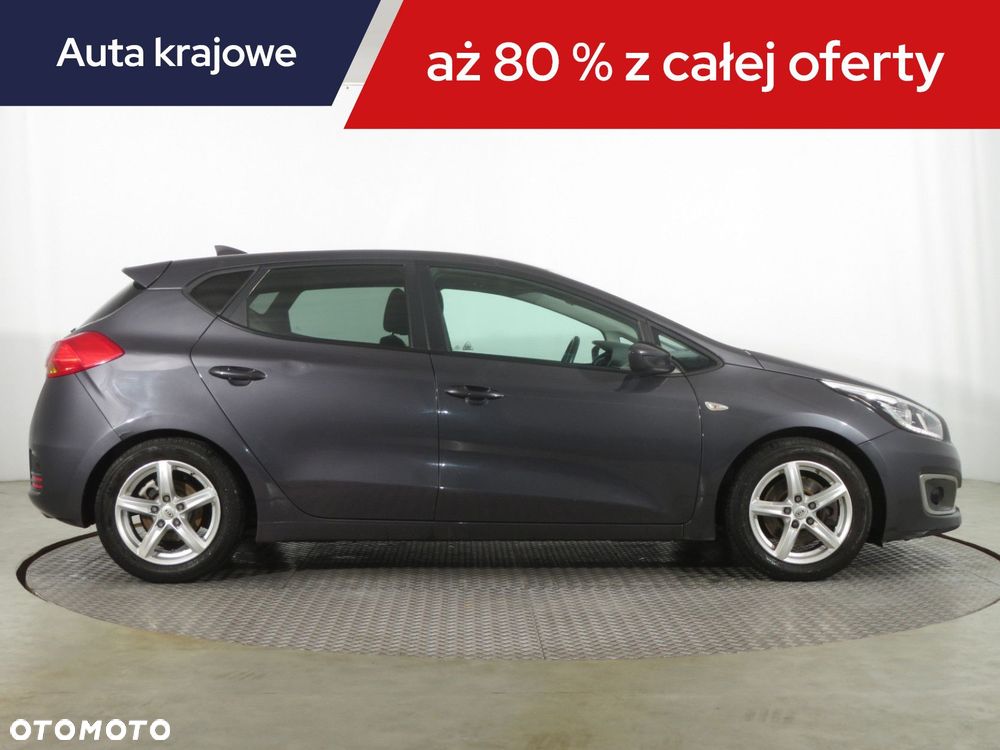 Kia Ceed - 8