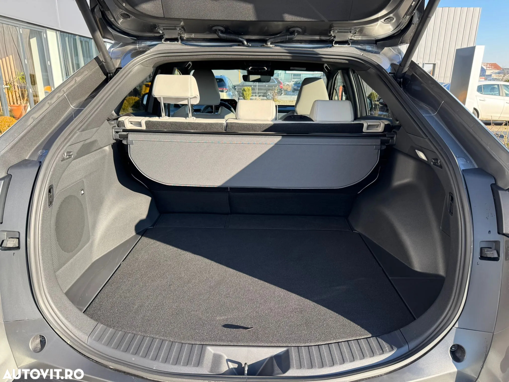 Toyota BZ4X 160 KW AWD (4x4) Luxury Solar Edition - 32