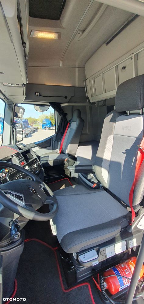 Renault T HIGH 4X2 13L E6 - 11