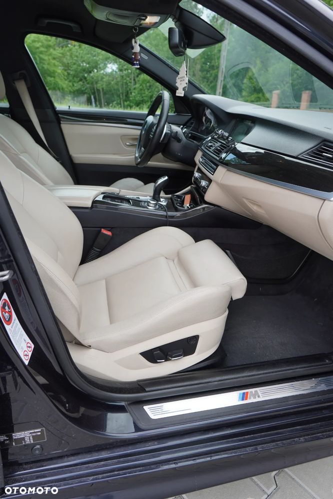 BMW Seria 5 530d xDrive Sport-Aut - 14