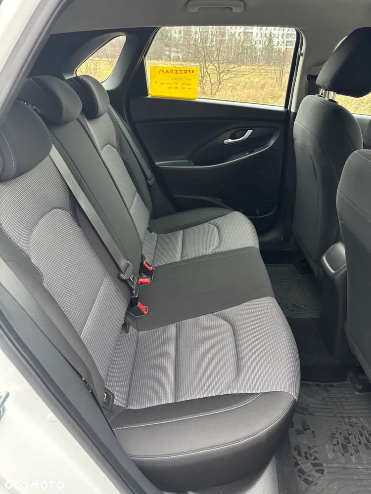 Hyundai i30 1.5 DPI Classic + - 6