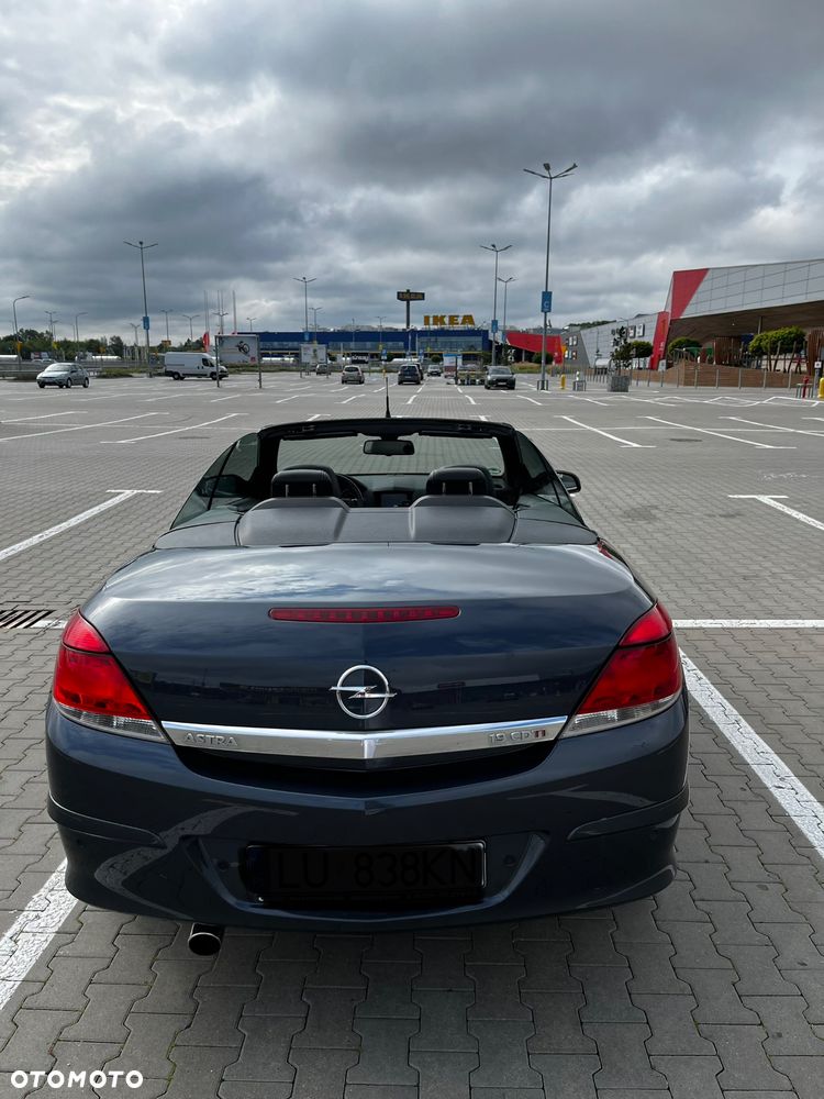 Opel Astra 2.0 T Cosmo - 3