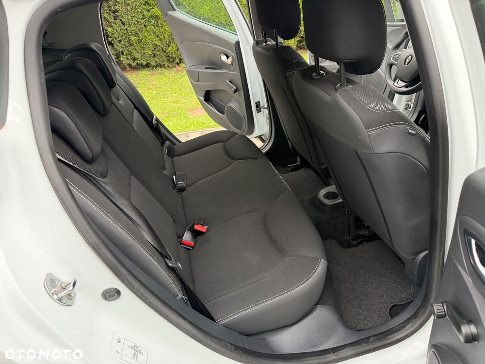 Renault Clio 1.2 16V 75 Limited - 29