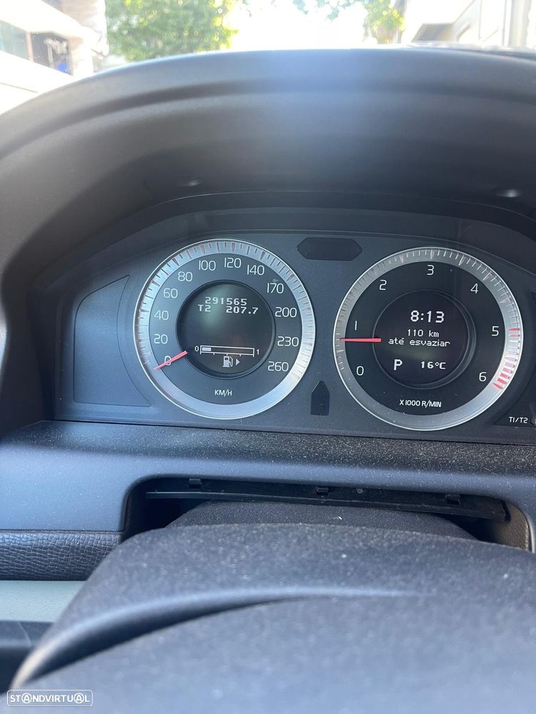 Volvo XC 60 D5 Summum Geartronic - 13