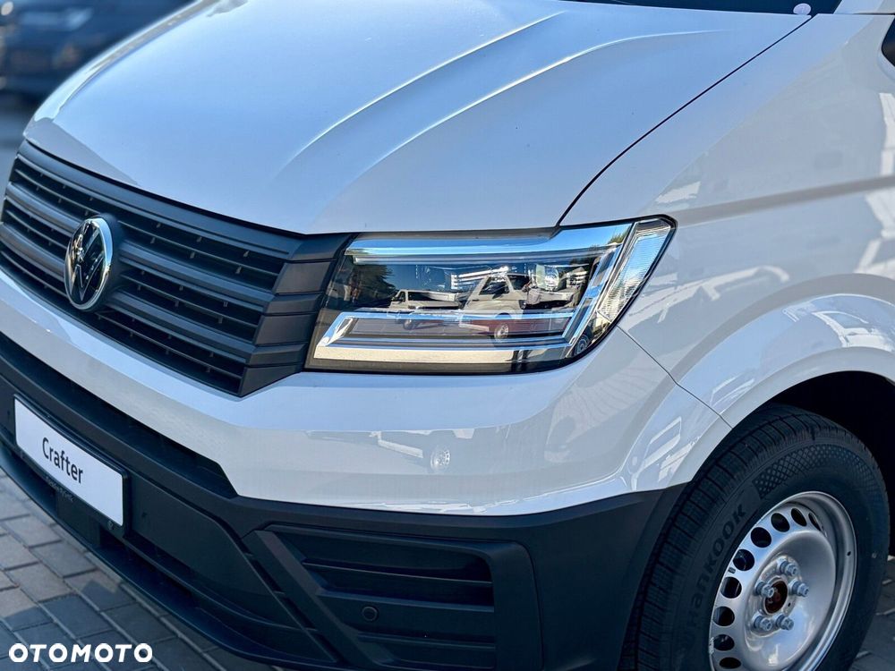 Volkswagen Crafter 35 Podwozie z pojedynczą kabiną silnik: 2,0 l EU6 SCR 177 KM / skrzynia biegów: Przedni napęd automatyczna 8-biegowa rozstaw osi: 4490 mm - 4
