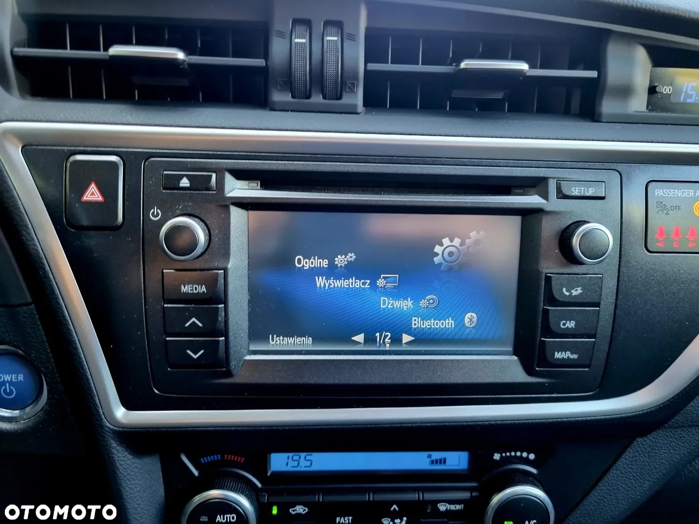 Toyota Auris Hybrid 135 Premium - 21
