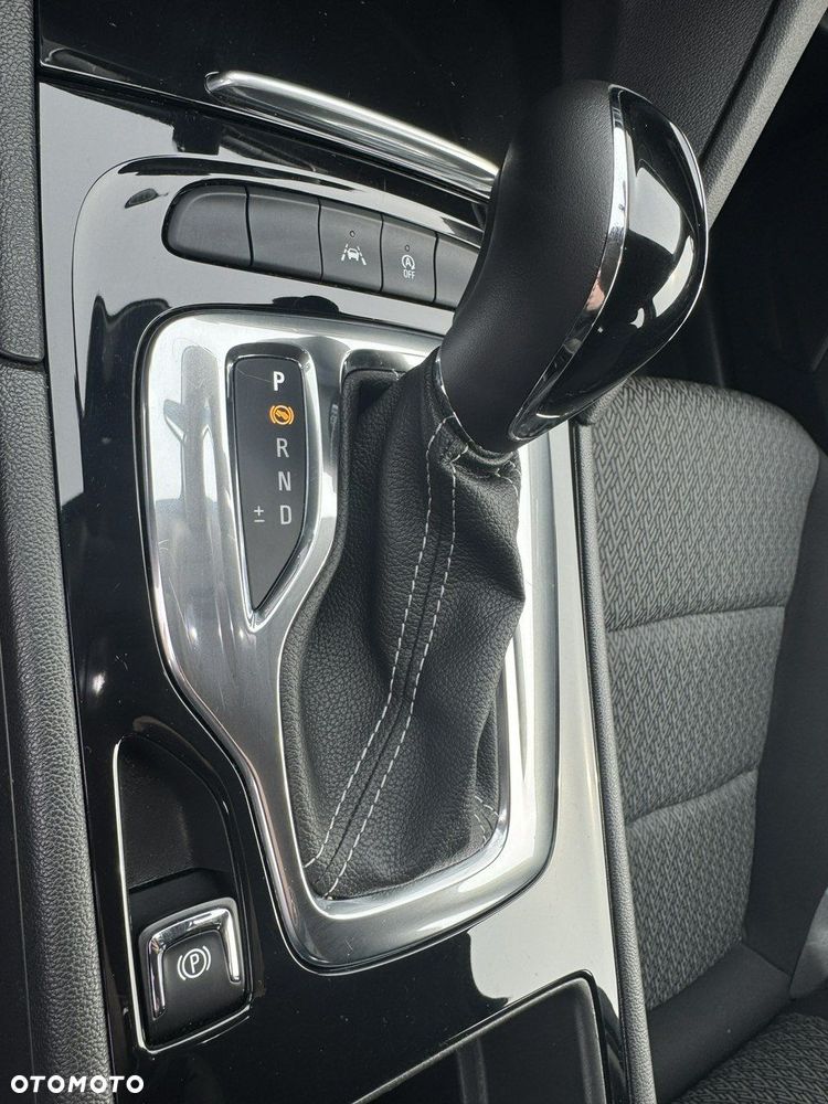 Opel Insignia - 16