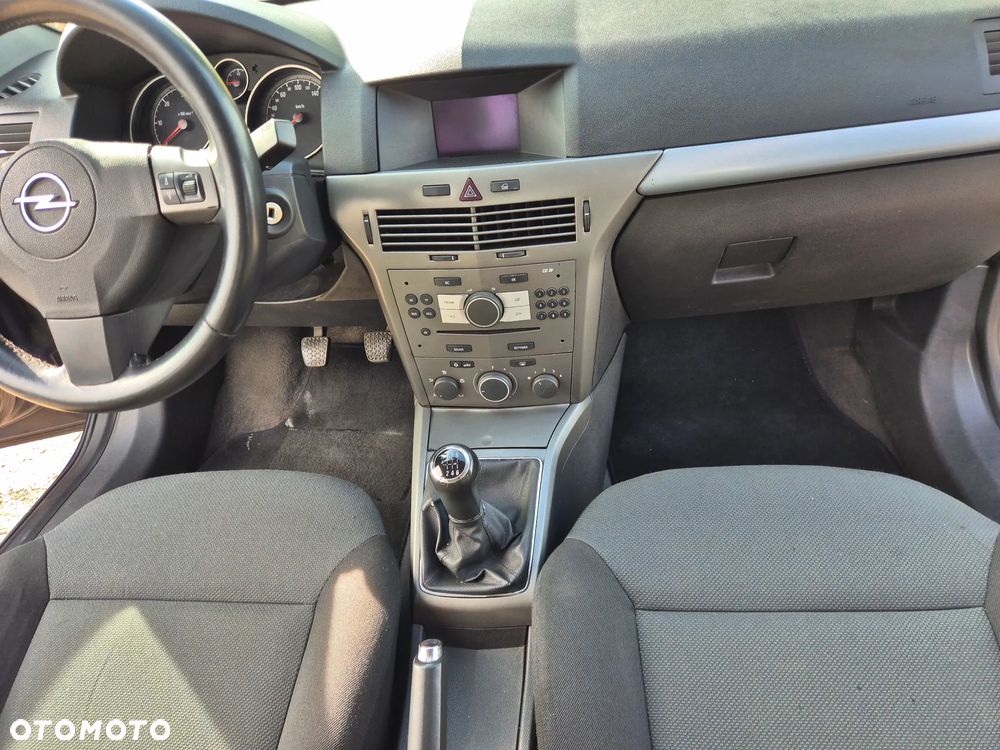 Opel Astra 1.9 CDTI - 17