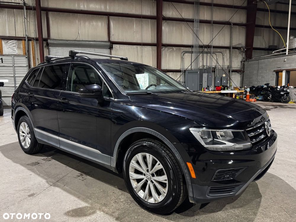 Volkswagen Tiguan - 1