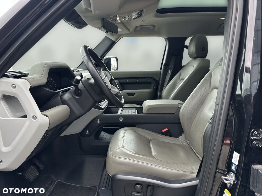 Land Rover Defender - 10