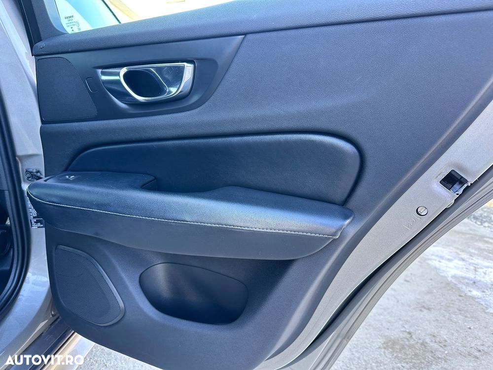 Volvo V60 T5 Geartronic Momentum - 31