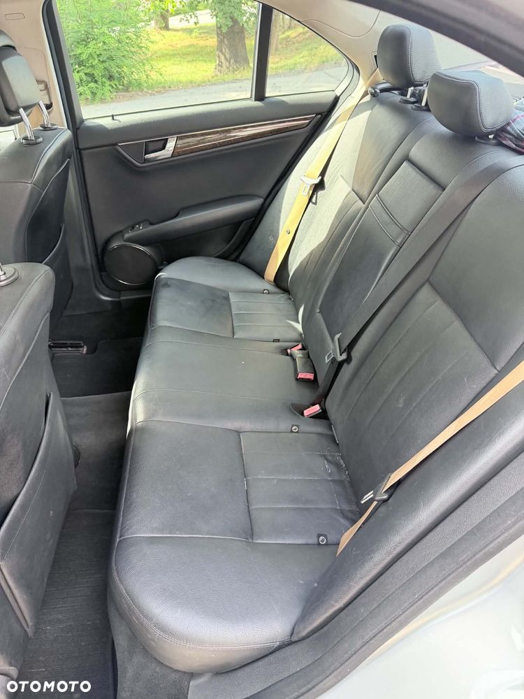 Mercedes-Benz Klasa C 220 CDI Elegance - 14