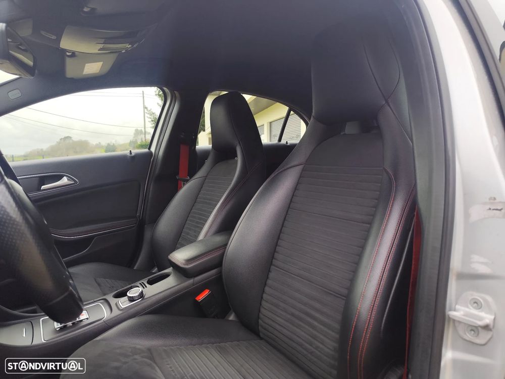 Mercedes-Benz A 45 AMG 4-Matic - 11