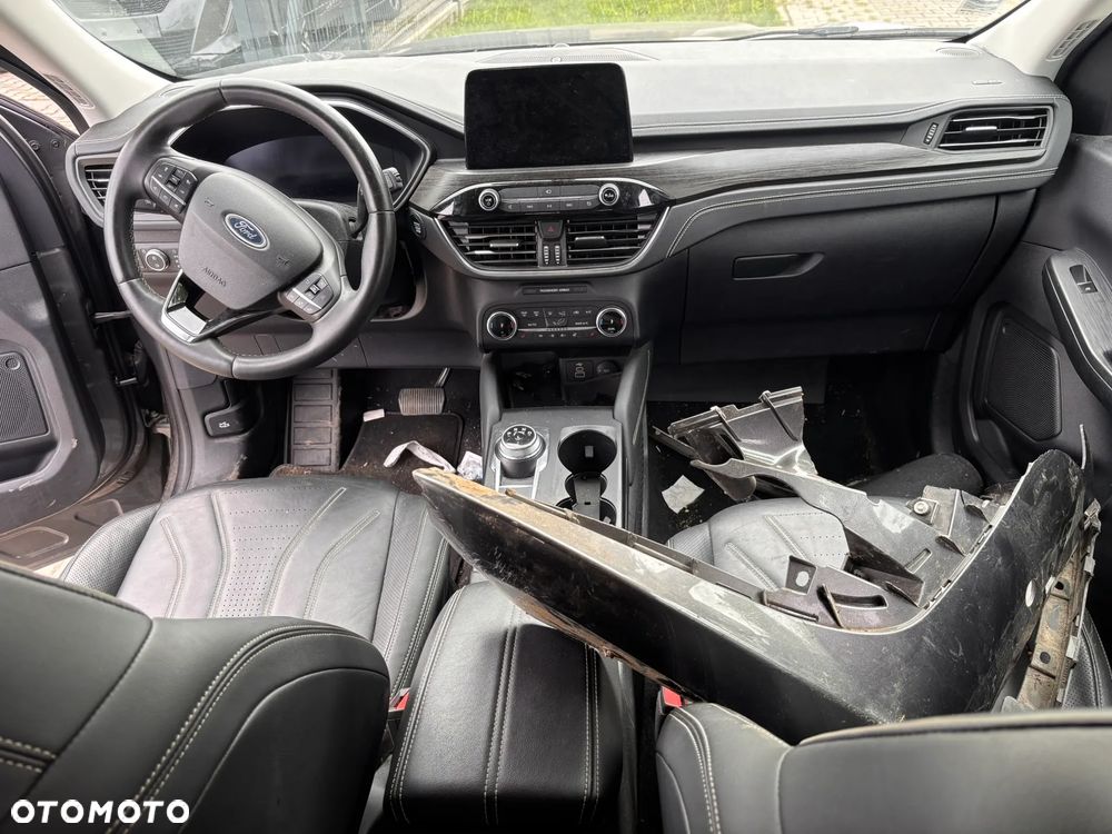 Ford Kuga - 11